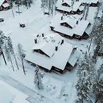 Auroralevi Sointuilevi, Log Cabin, Central, Sauna, 2 Passes Included Apartament