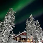 Auroralevi Sointuilevi, Log Cabin, Central, Sauna, 2 Passes Included Apartament