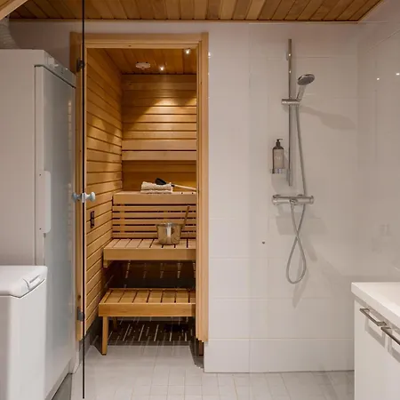 Auroralevi Sointuilevi, Log Cabin, Central, Sauna, 2 Passes Included 아파트