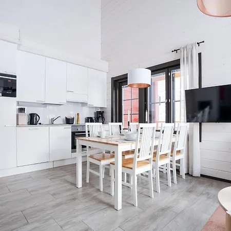 Auroralevi Sointuilevi, Log Cabin, Central, Sauna, 2 Passes Included 아파트 *