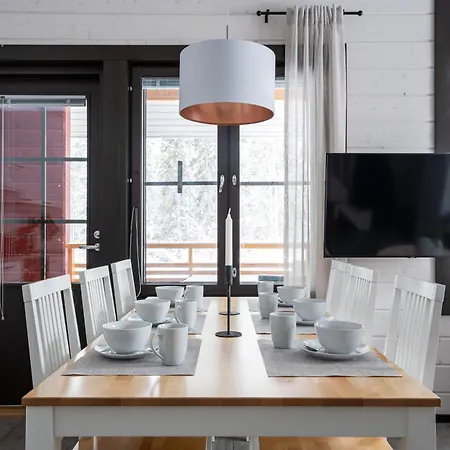Auroralevi Sointuilevi, Log Cabin, Central, Sauna, 2 Passes Included 아파트 레비