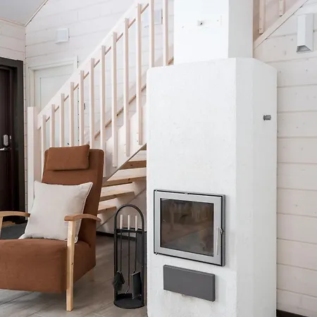 Auroralevi Sointuilevi, Log Cabin, Central, Sauna, 2 Passes Included * 레비