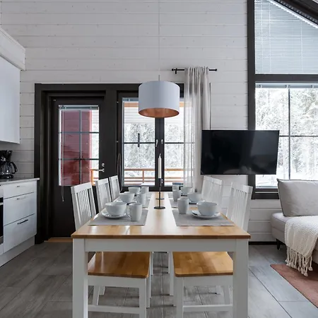 Auroralevi Sointuilevi B63, Central, Sauna, Nearby